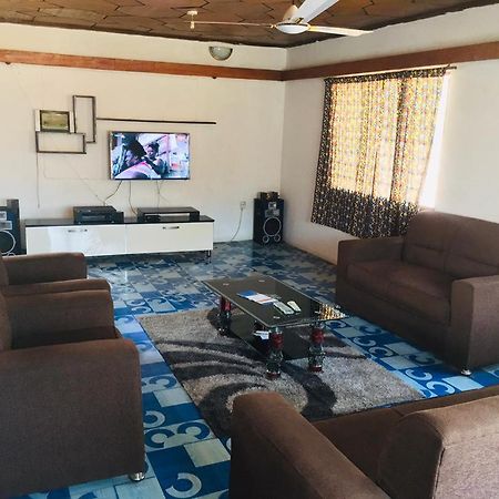 Feel At Home & Be Close To The Labadi Beach Accra Esterno foto
