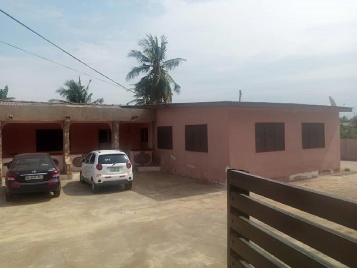 Feel At Home & Be Close To The Labadi Beach Accra Esterno foto